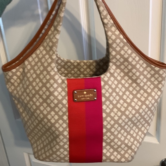 Kate Spade Tote - Picture 5 of 9